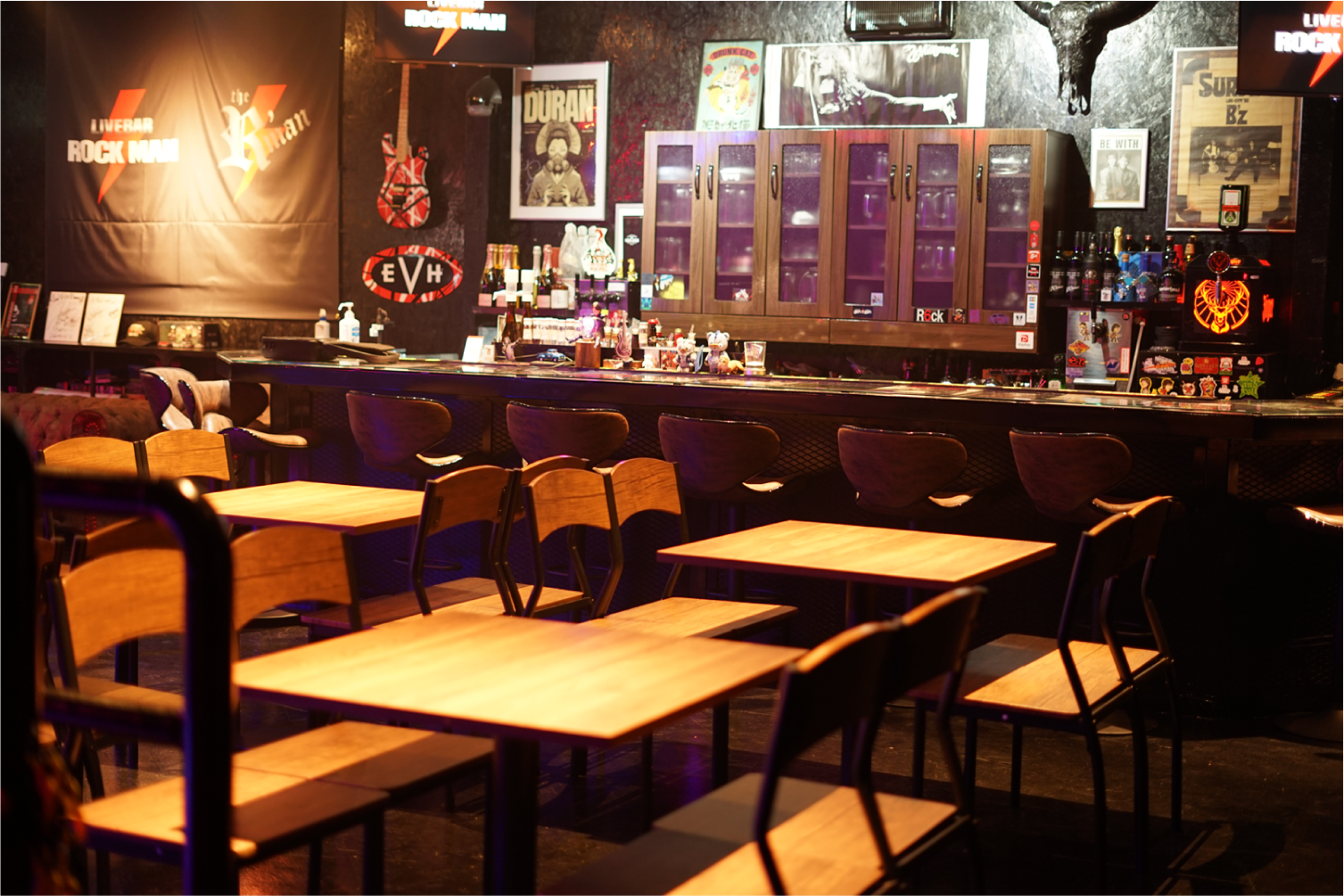LIVE BAR ROCK MAN 店内写真